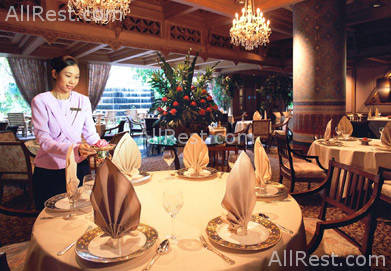 The Dusit Thani Hotel 7